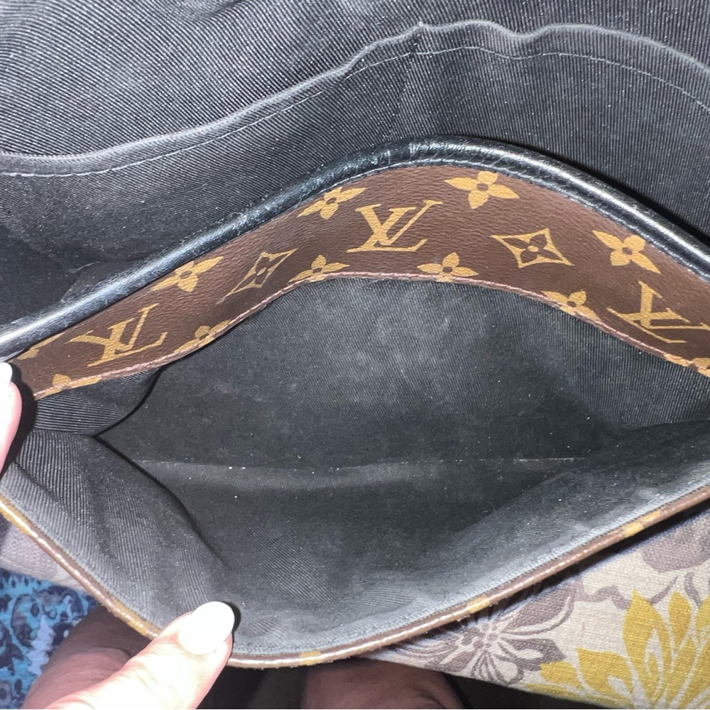 Louis Vuitton Monogram Macassar Magnetic Messenger - Picture 14 of 14